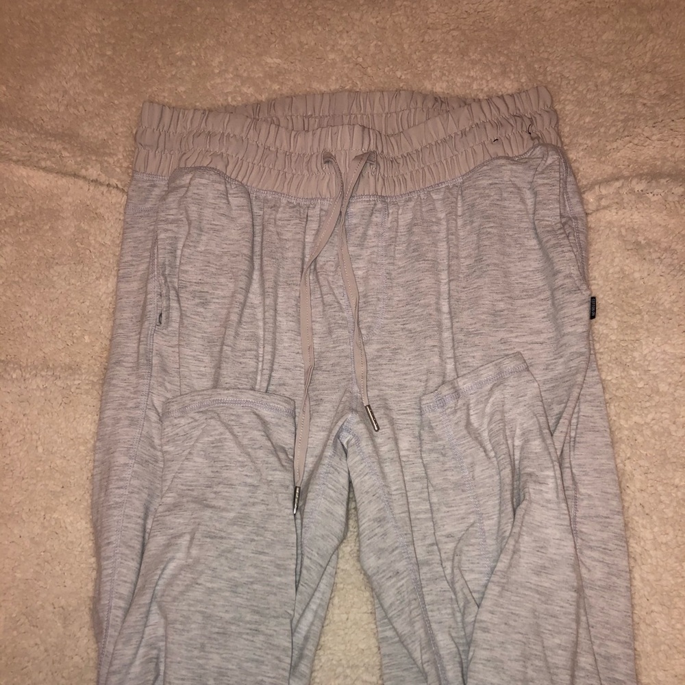 NEVER WORN joggers
